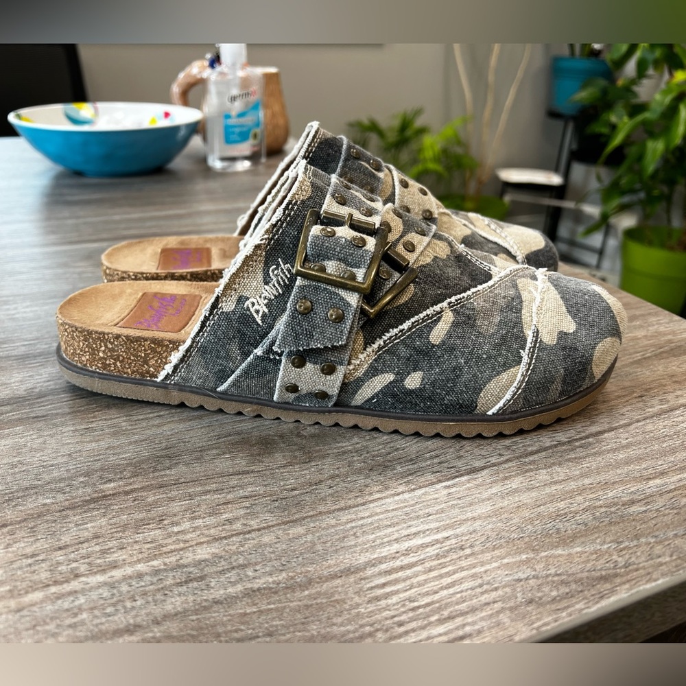 Camo clogs!